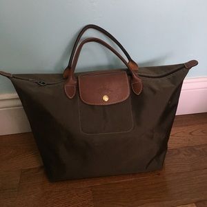 Taupe long champ medium tote